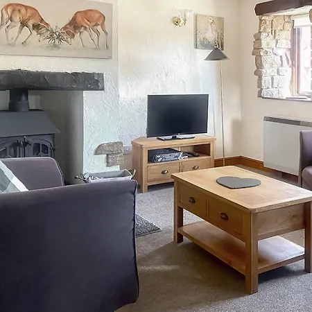 Trevena Star - 18423 * Rosedale Abbey